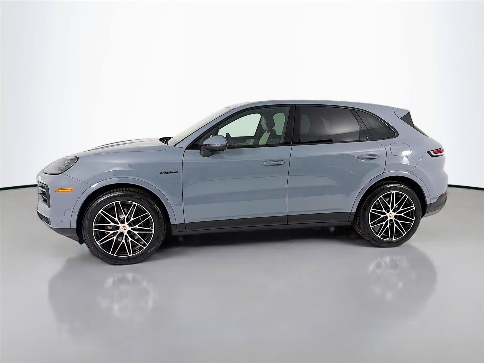 New 2026 Porsche Cayenne Coupe AWD/4WD image 2