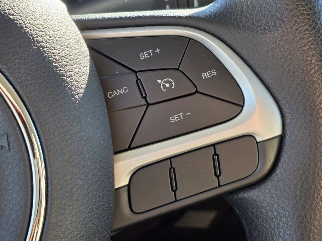 Used 2018 Jeep Renegade Sport w/ Power & Air Group image 12