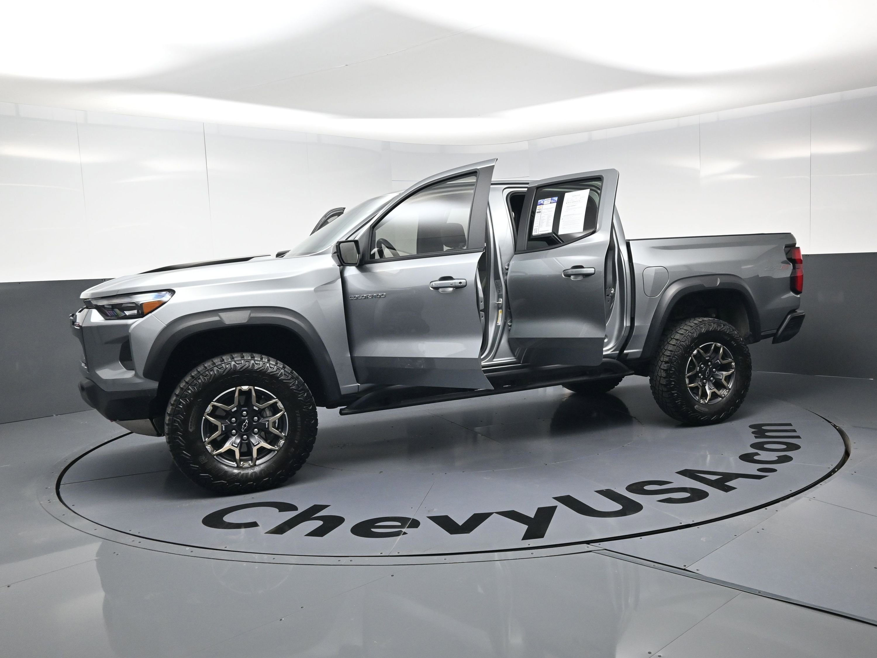 Used 2024 Chevrolet Colorado ZR2 w/ Technology Package image 21