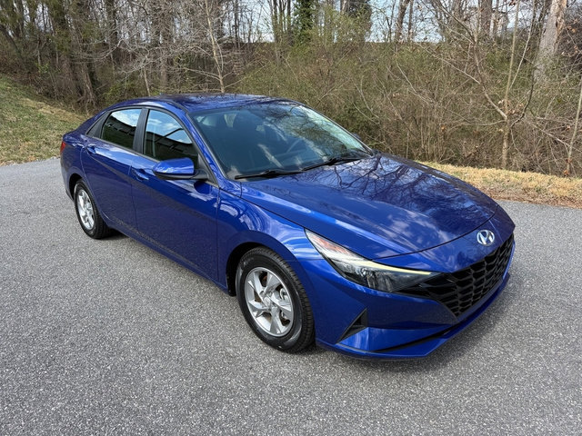 Used 2021 Hyundai Elantra SE image 4