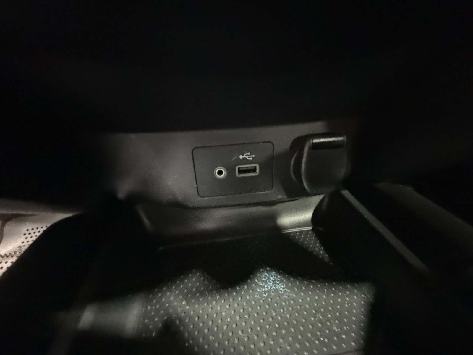 Used 2019 Nissan Rogue S FWD image 31