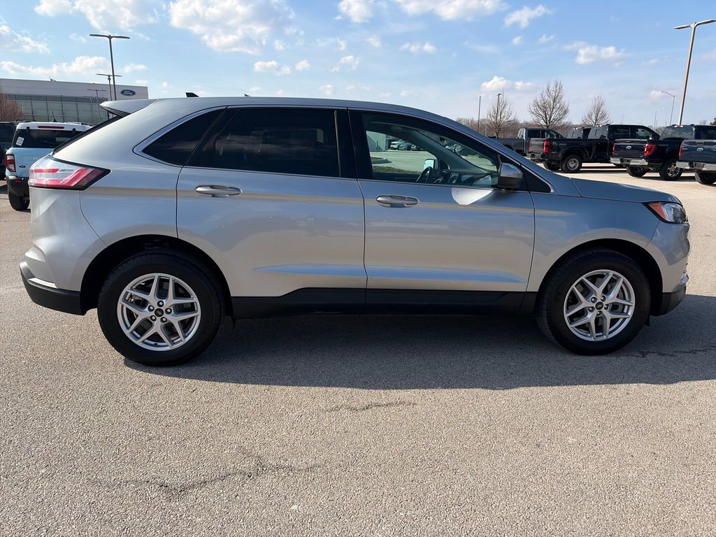 Used 2024 Ford Edge SEL w/ Convenience Package image 8