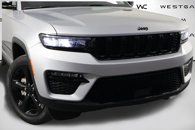 Used 2023 Jeep Grand Cherokee Limited w/ Black Appearance Package RWD image 47