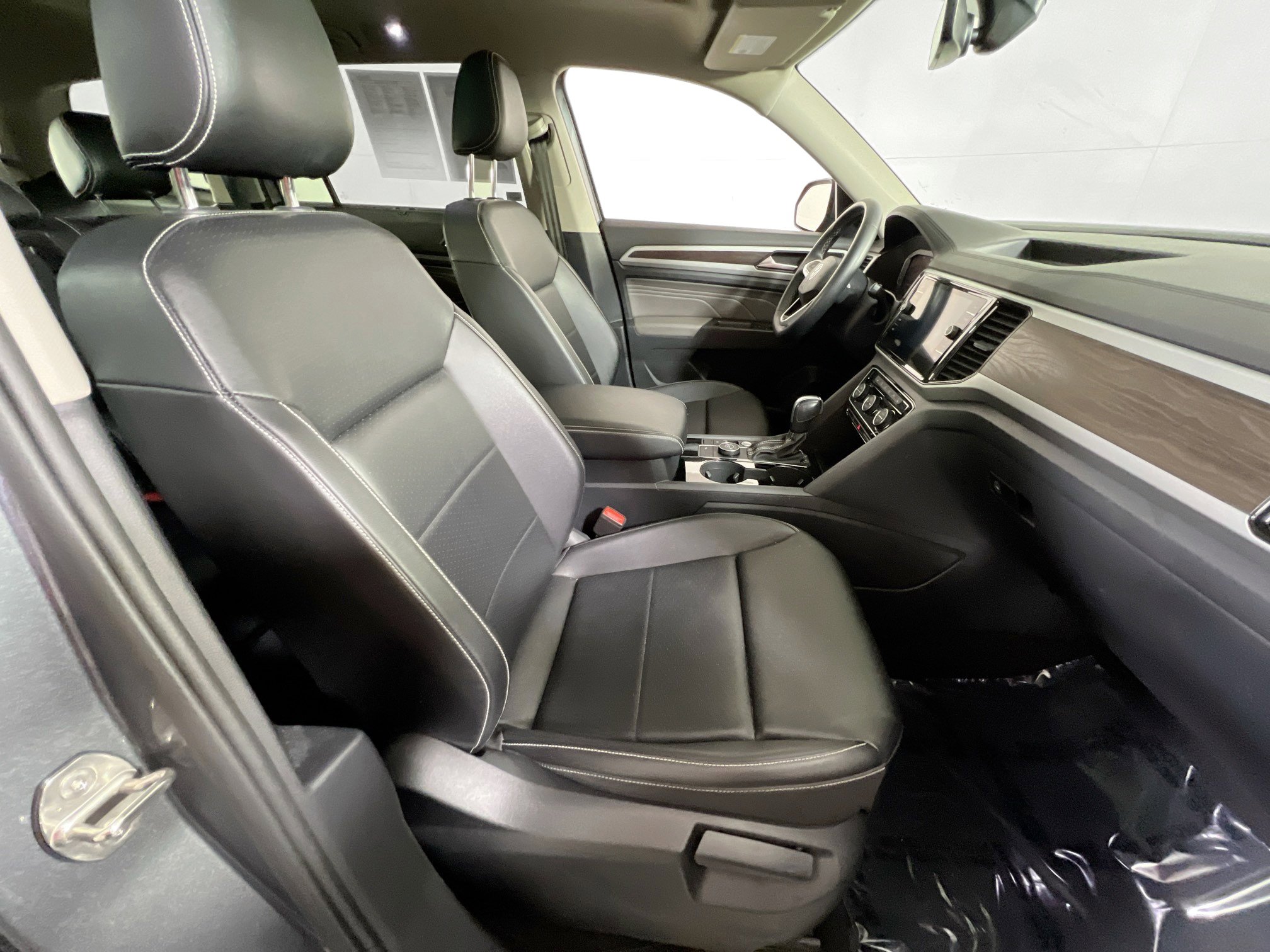 Used 2022 Volkswagen Atlas SE image 29