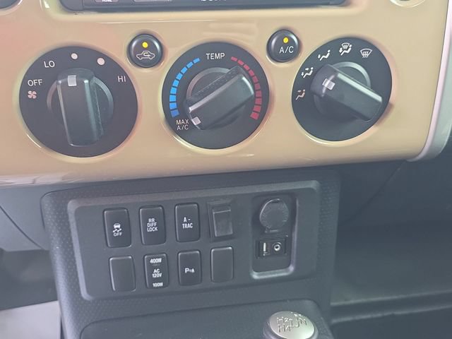 Used 2014 Toyota FJ Cruiser 4WD w/ Upgrade Package image 23
