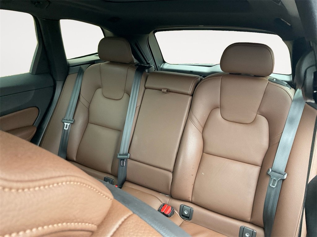 Certified 2023 Volvo XC60 B5 Plus w/ Climate Package image 13