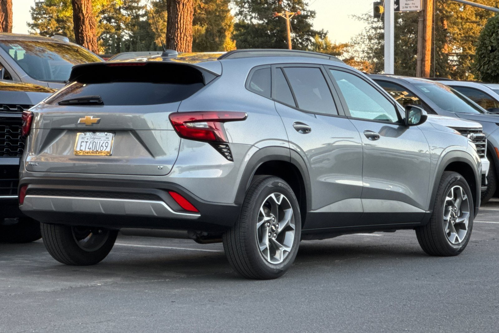 Used 2026 Chevrolet Trax LT w/ LT Convenience Package FWD image 5