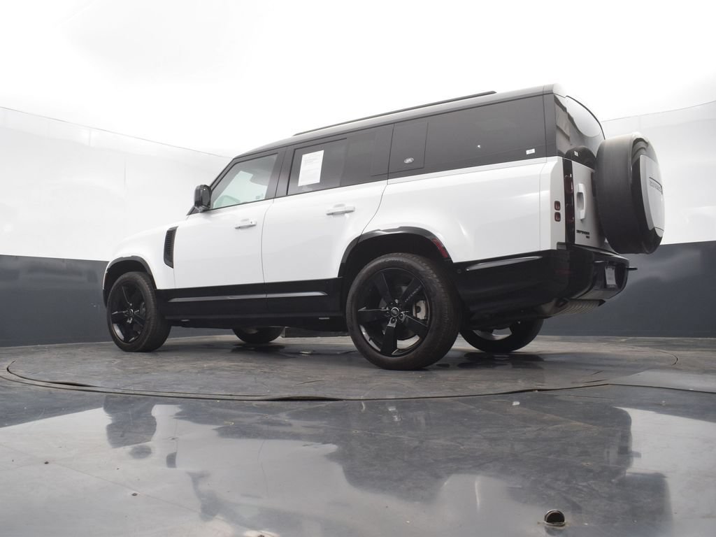 Used 2023 Land Rover Defender 130 X-Dynamic SE AWD/4WD image 49