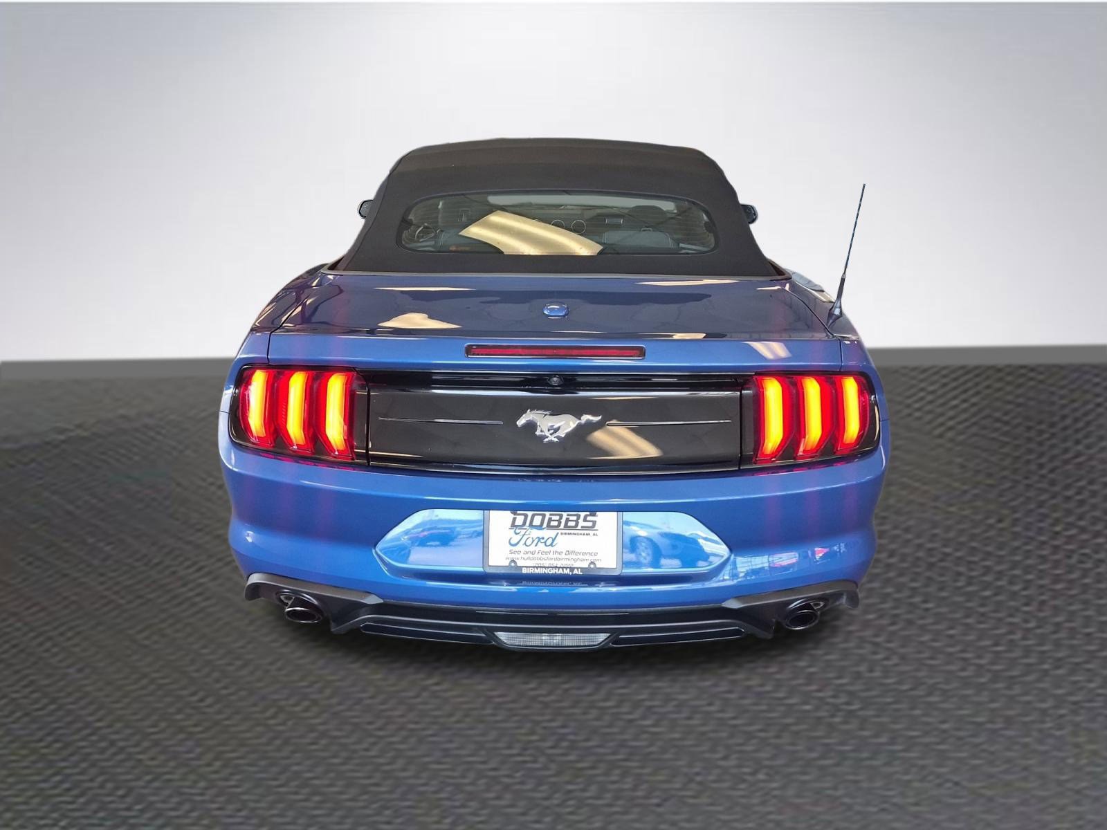 Used 2022 Ford Mustang EcoBoost image 6