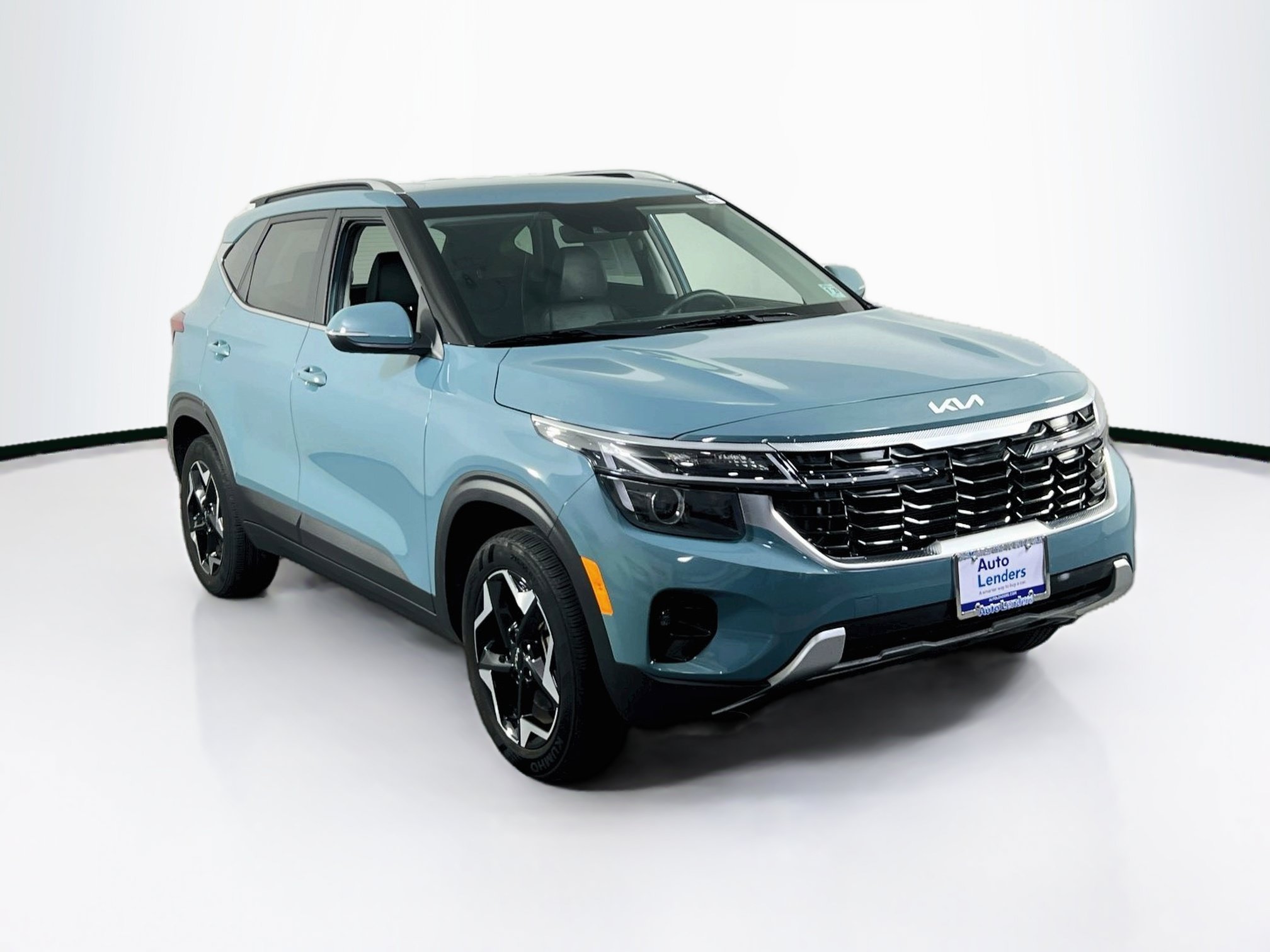 Used 2025 Kia Seltos EX AWD/4WD image 3