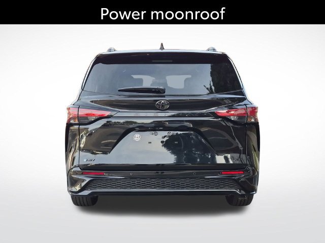 Certified 2026 Toyota Sienna XSE FWD image 8
