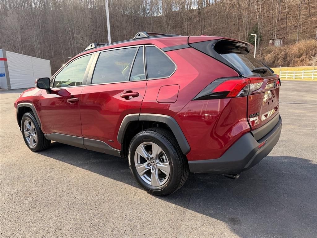 Used 2023 Toyota RAV4 XLE w/ Convenience Package image 8