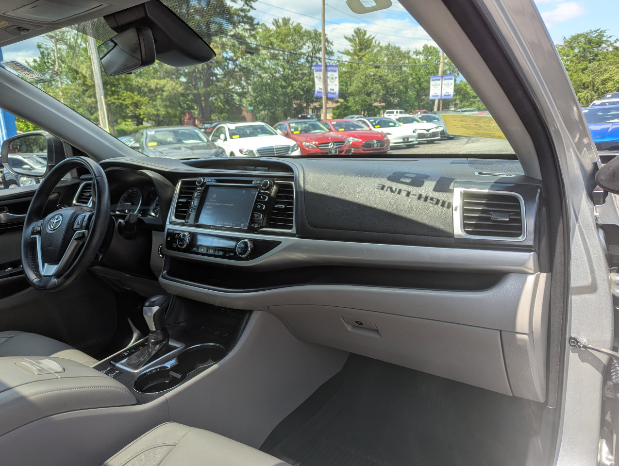 Used 2018 Toyota Highlander XLE image 35