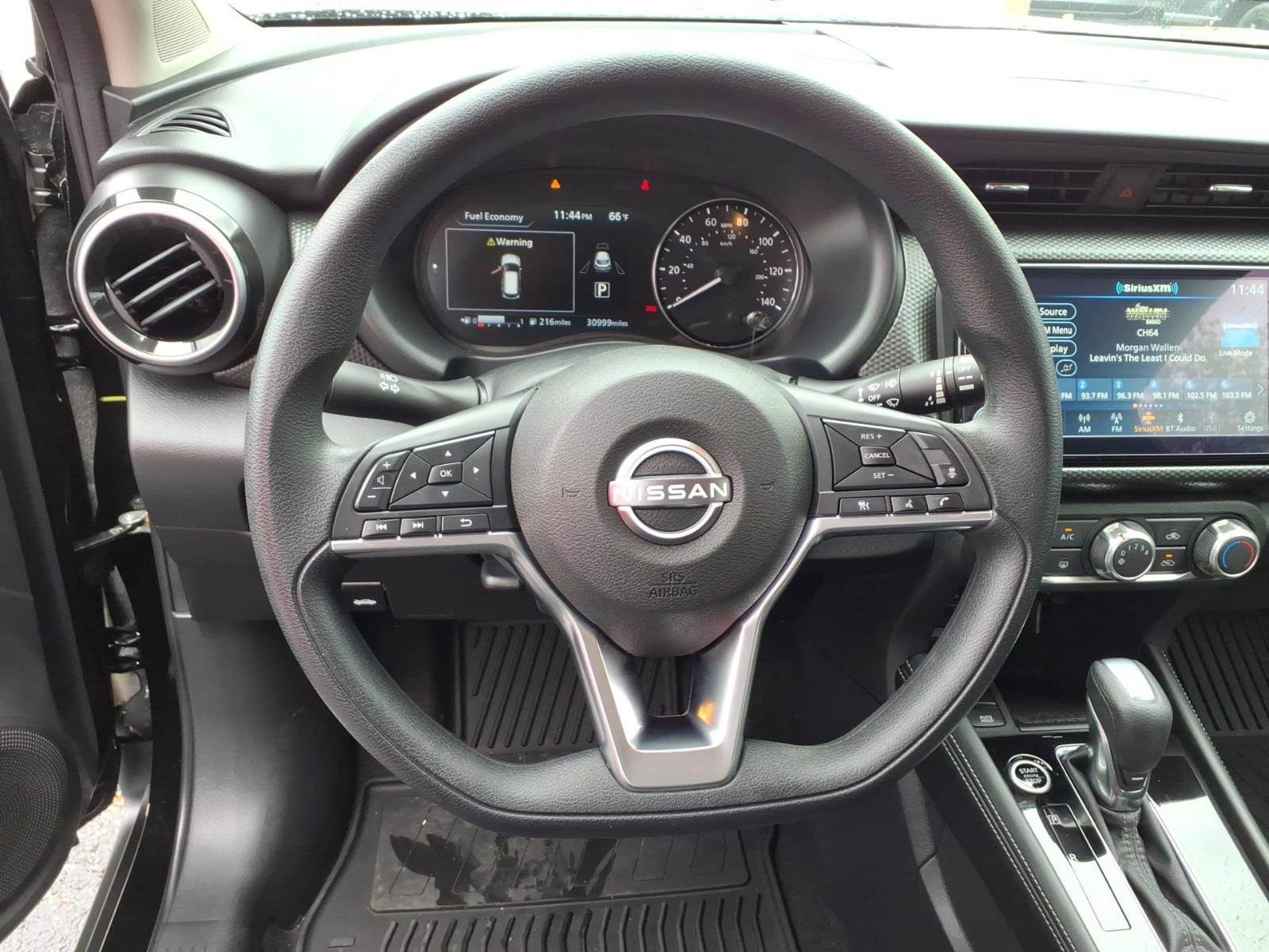 Used 2023 Nissan Kicks SV image 8