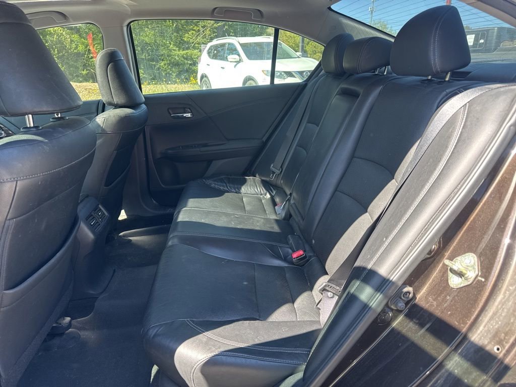 Used 2017 Honda Accord Touring image 7