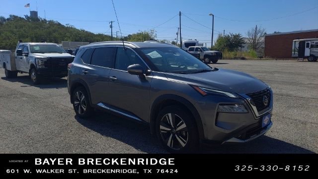 Used 2021 Nissan Rogue Platinum image 3