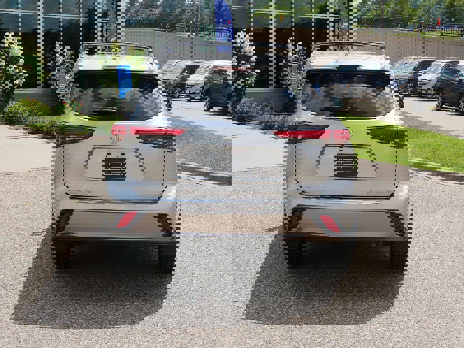 Used 2020 Toyota Highlander Platinum image 6