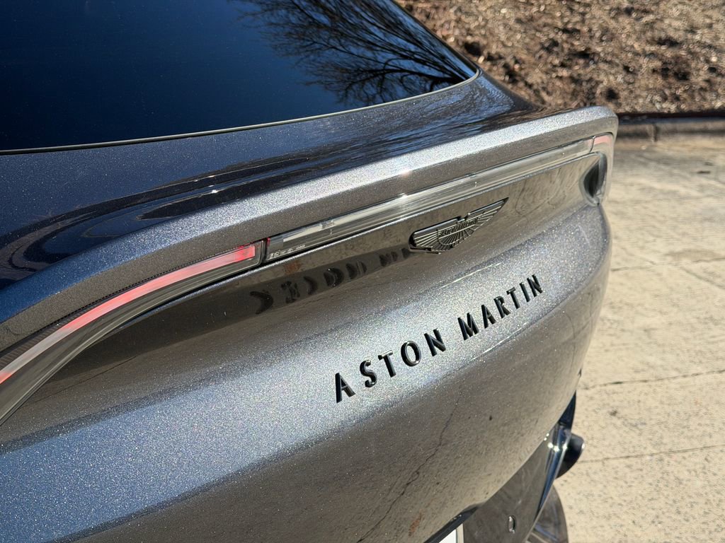 Used 2021 Aston Martin DBX image 8