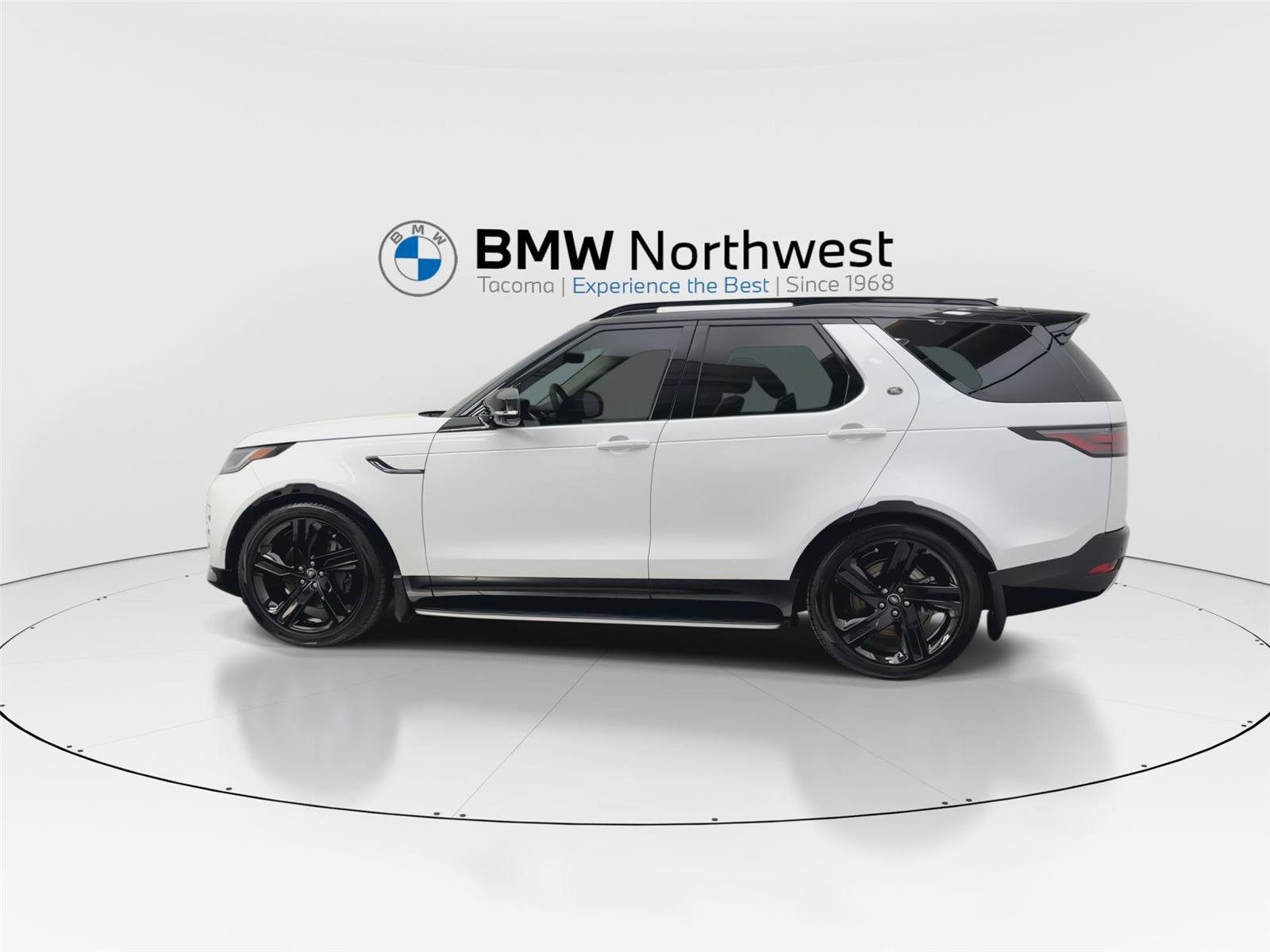 Used 2025 Land Rover Discovery Dynamic SE AWD/4WD image 11