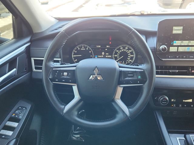 Used 2024 Mitsubishi Outlander SE image 37