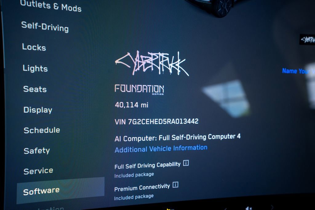 Used 2024 Tesla Cybertruck AWD Crew Cab image 42