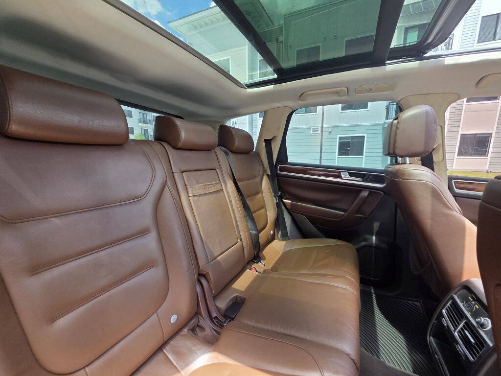 Used 2011 Volkswagen Touareg VR6 AWD/4WD image 43