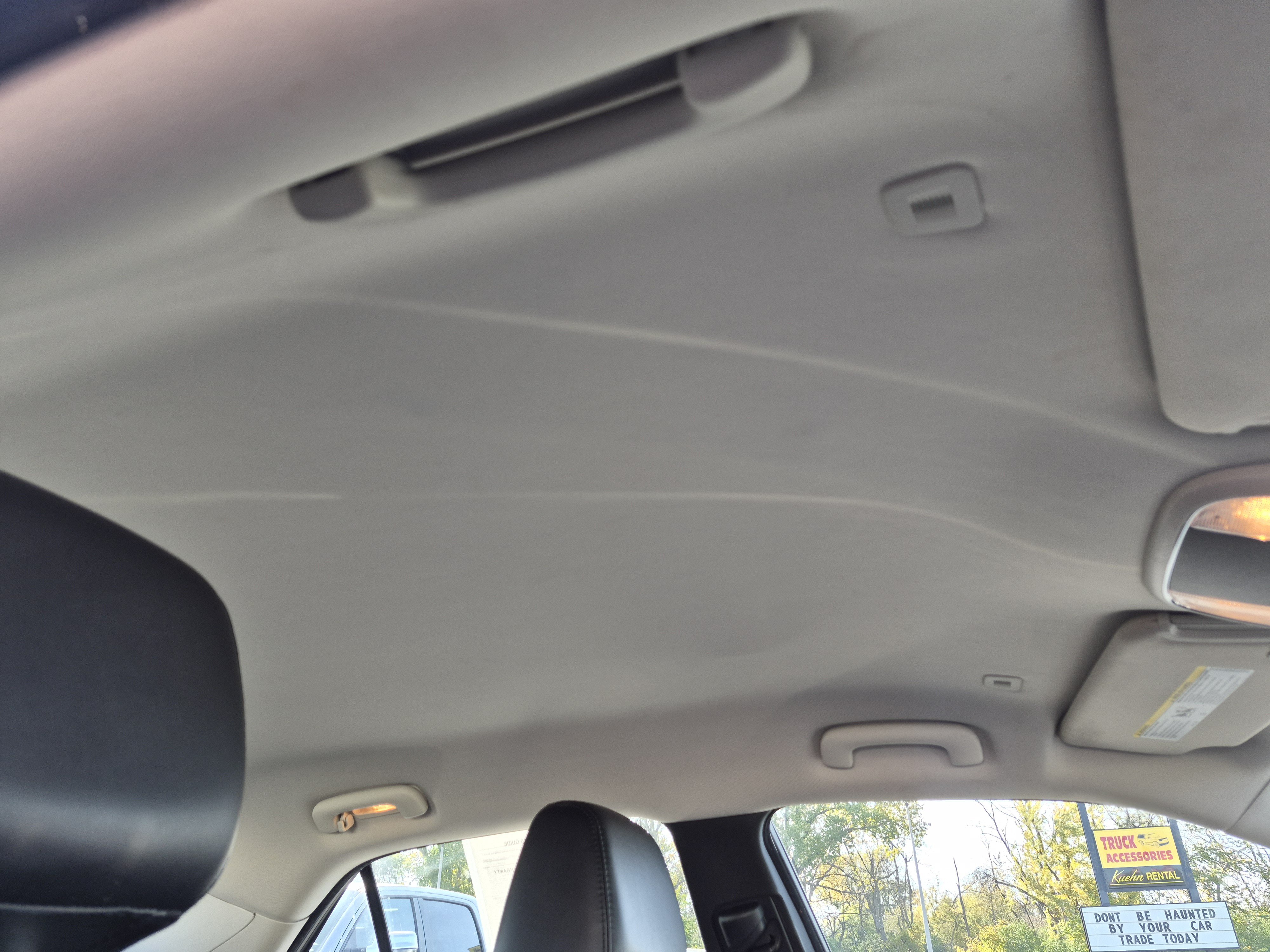 Used 2017 Chrysler 300 Limited AWD/4WD image 15