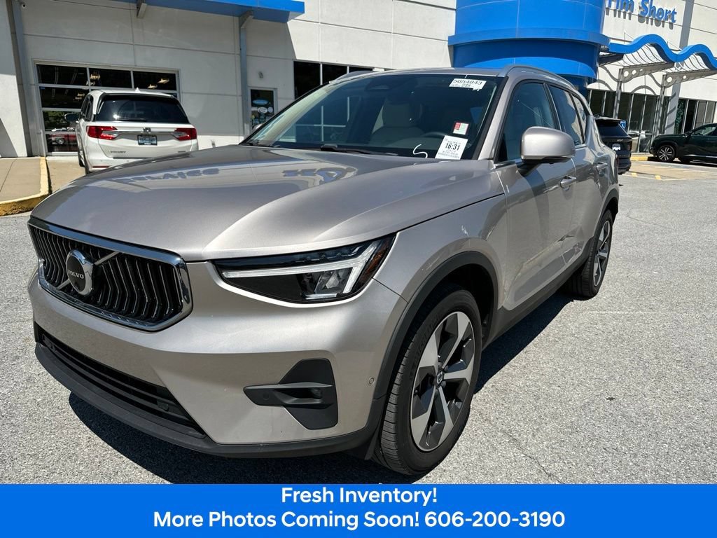 Used 2024 Volvo XC40 B5 Plus