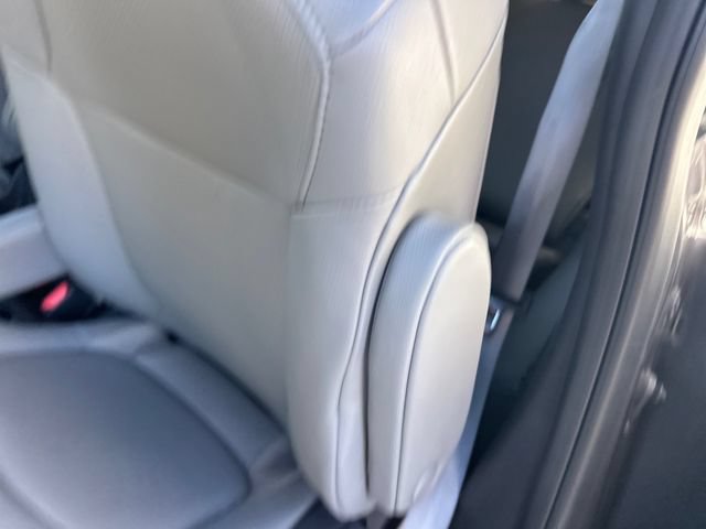 Used 2025 Toyota Sienna XLE FWD image 14