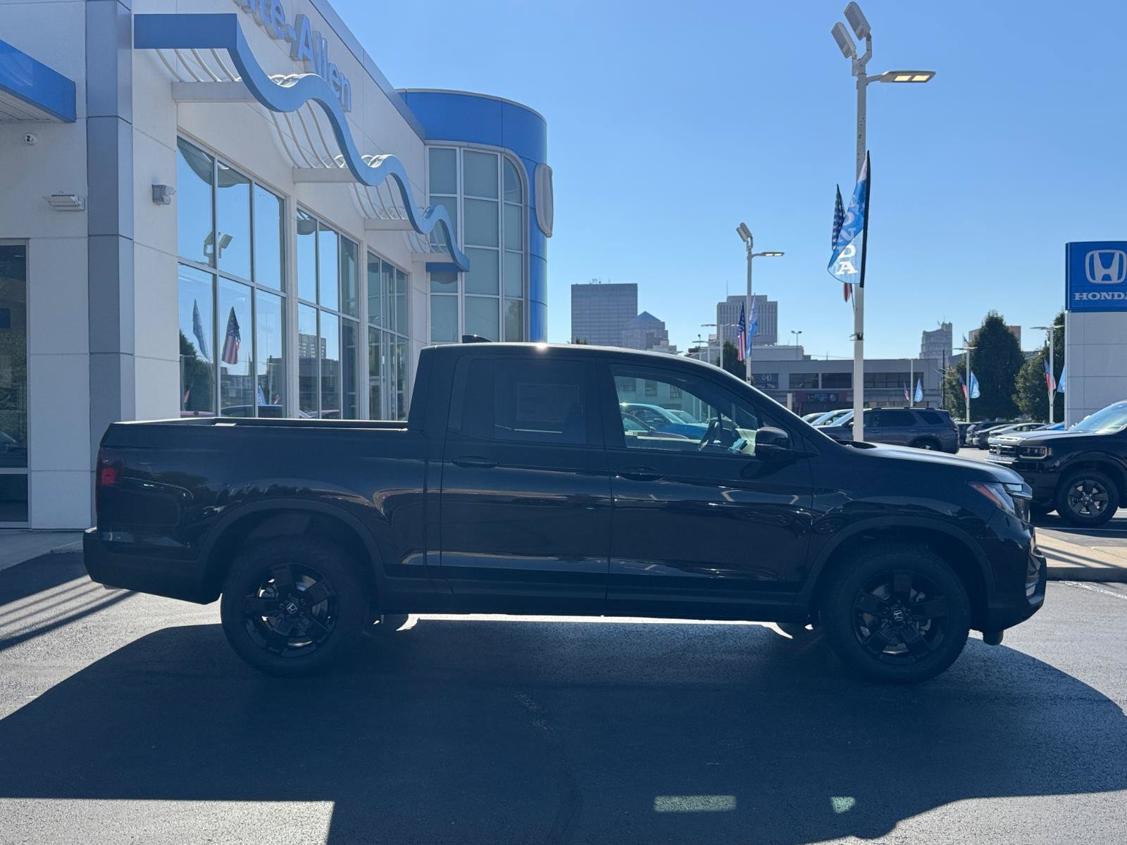 New 2026 Honda Ridgeline Black Edition image 2