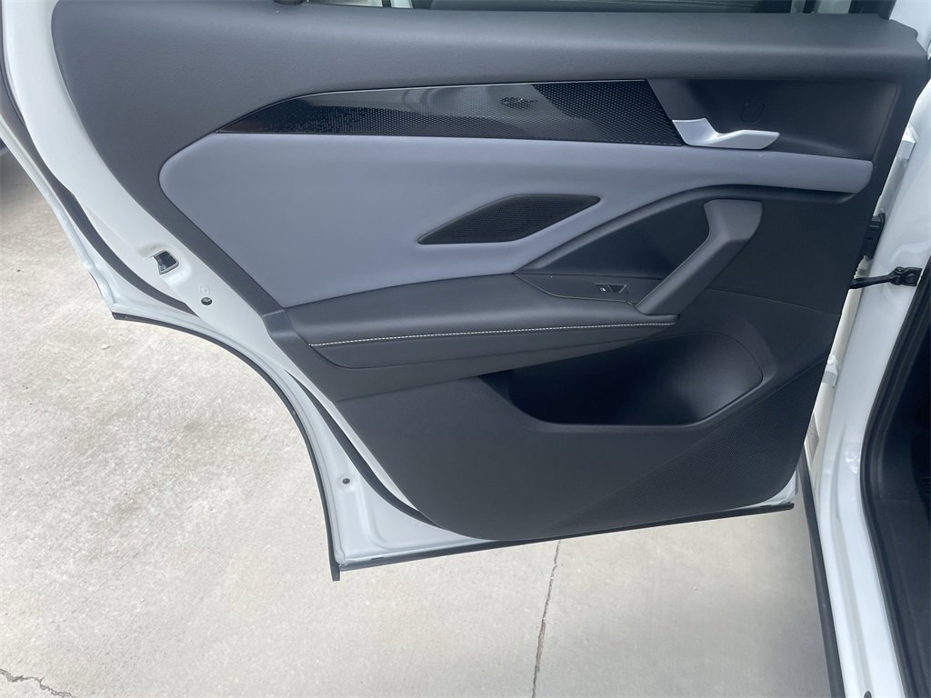 New 2025 Volkswagen Tiguan SE R-Line image 24