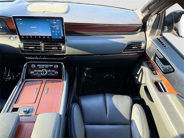 Used 2024 Lincoln Navigator Reserve image 19