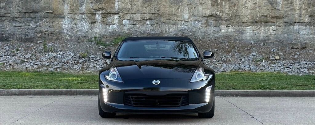 Used 2019 Nissan 370Z Roadster image 6