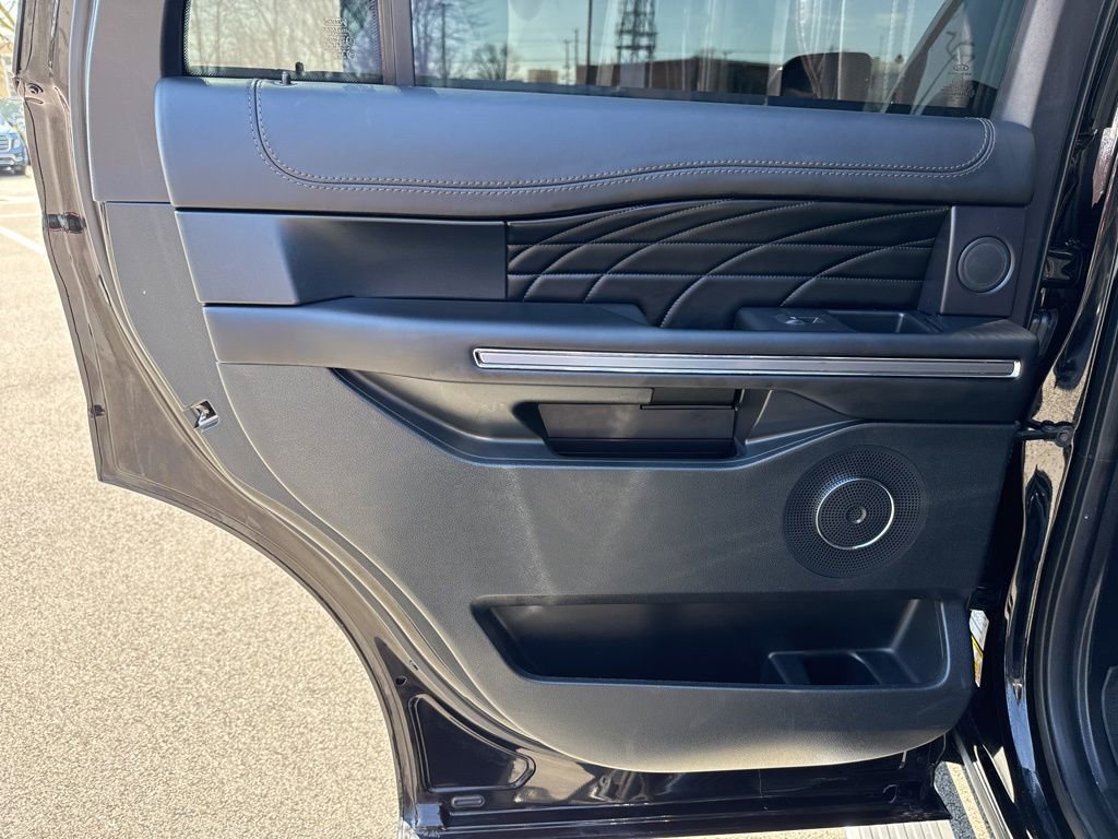 Used 2021 Ford Expedition Platinum image 40