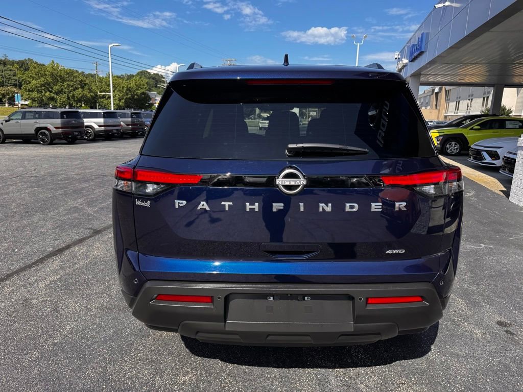 Used 2025 Nissan Pathfinder SV AWD/4WD image 7