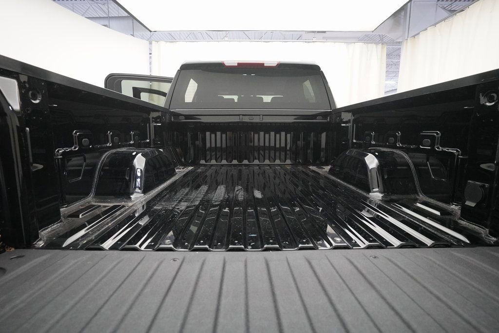 Used 2025 GMC Sierra 1500 Elevation image 10