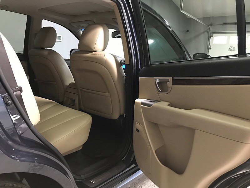 Used 2012 Hyundai Santa Fe Limited FWD image 18