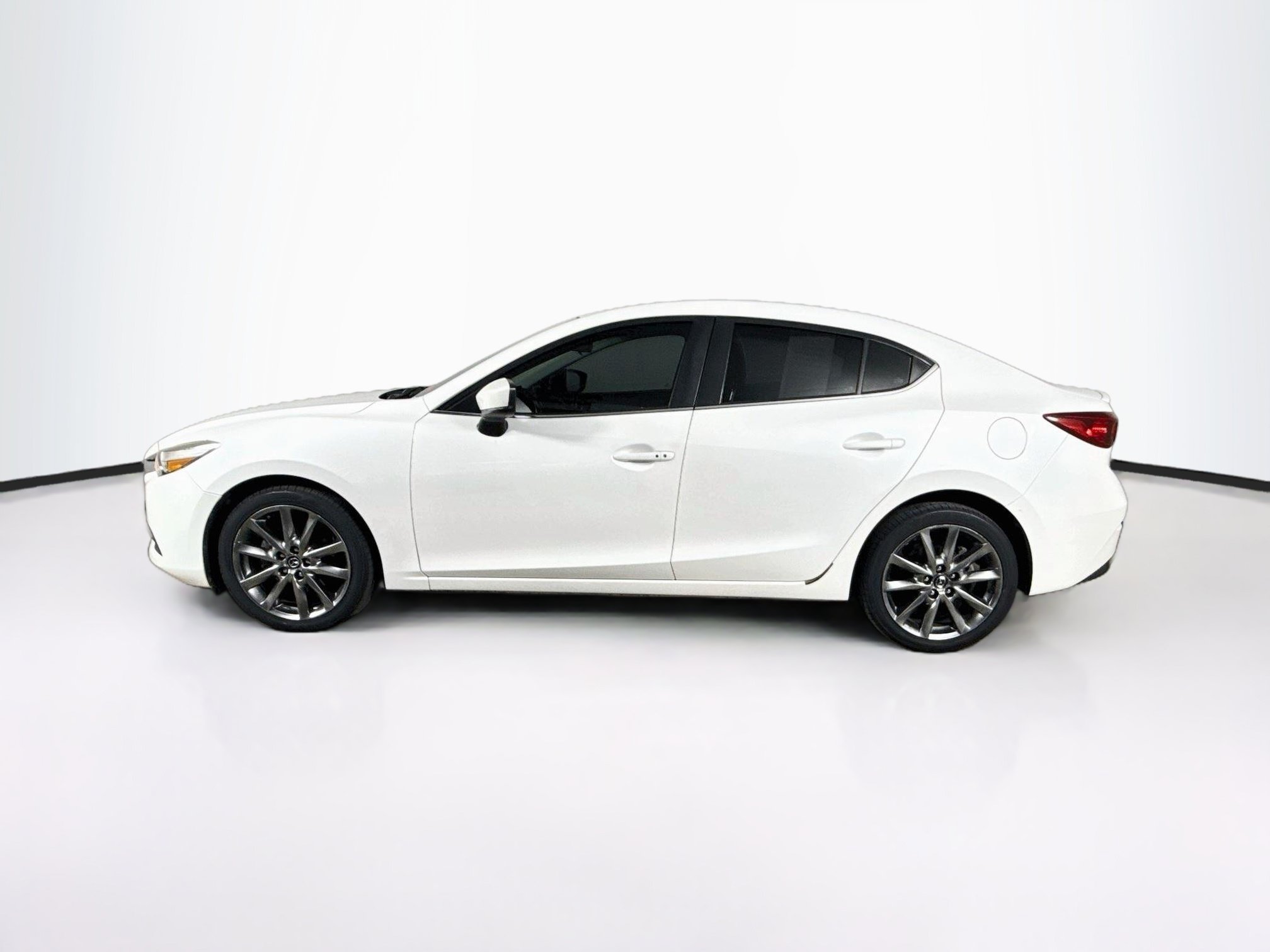 Used 2018 MAZDA MAZDA3 Touring FWD image 7