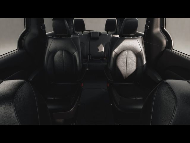New 2027 Chrysler Pacifica Select FWD image 3