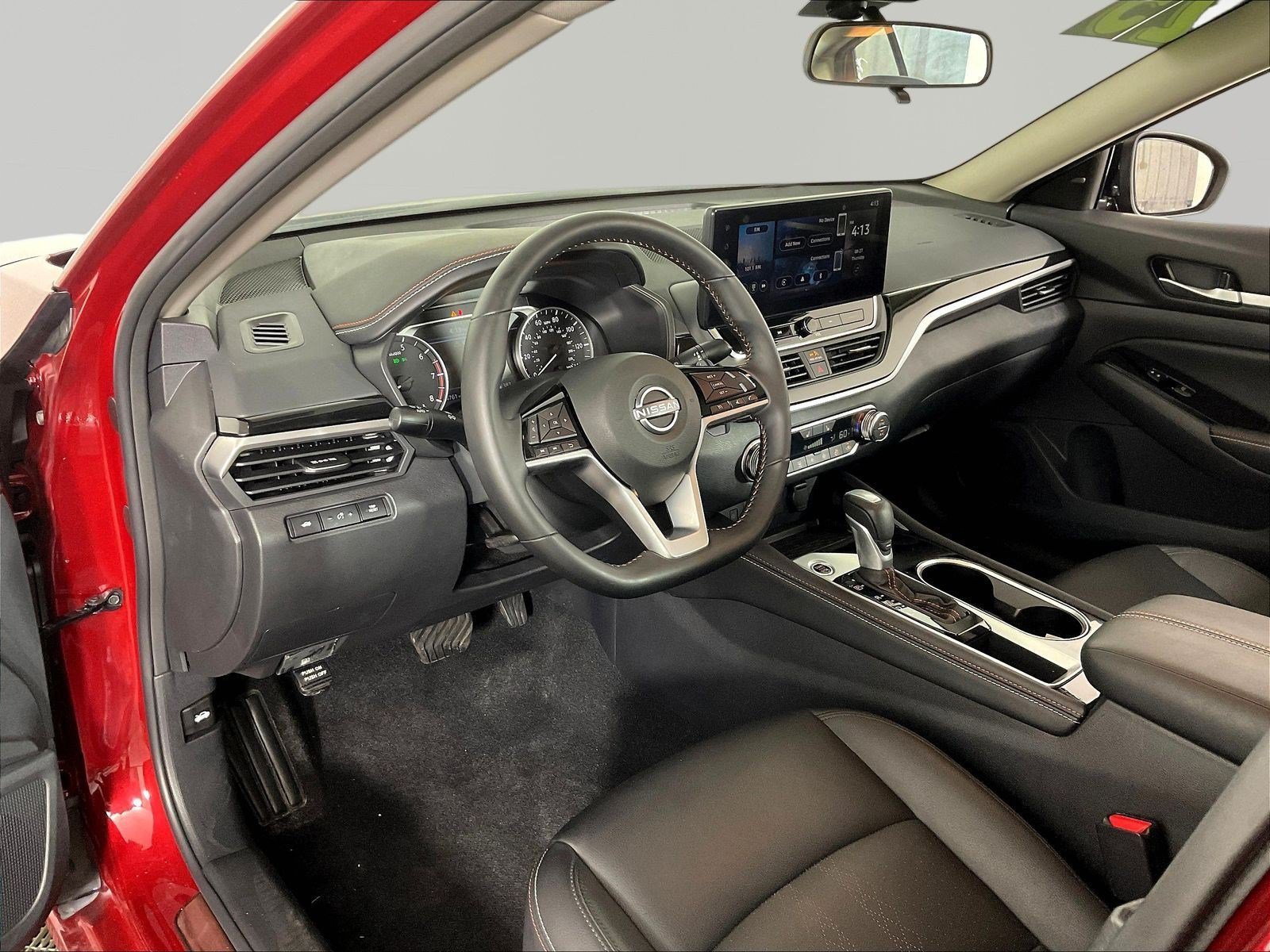 Certified 2025 Nissan Altima 2.5 SR w/ SR Premium Package FWD image 17