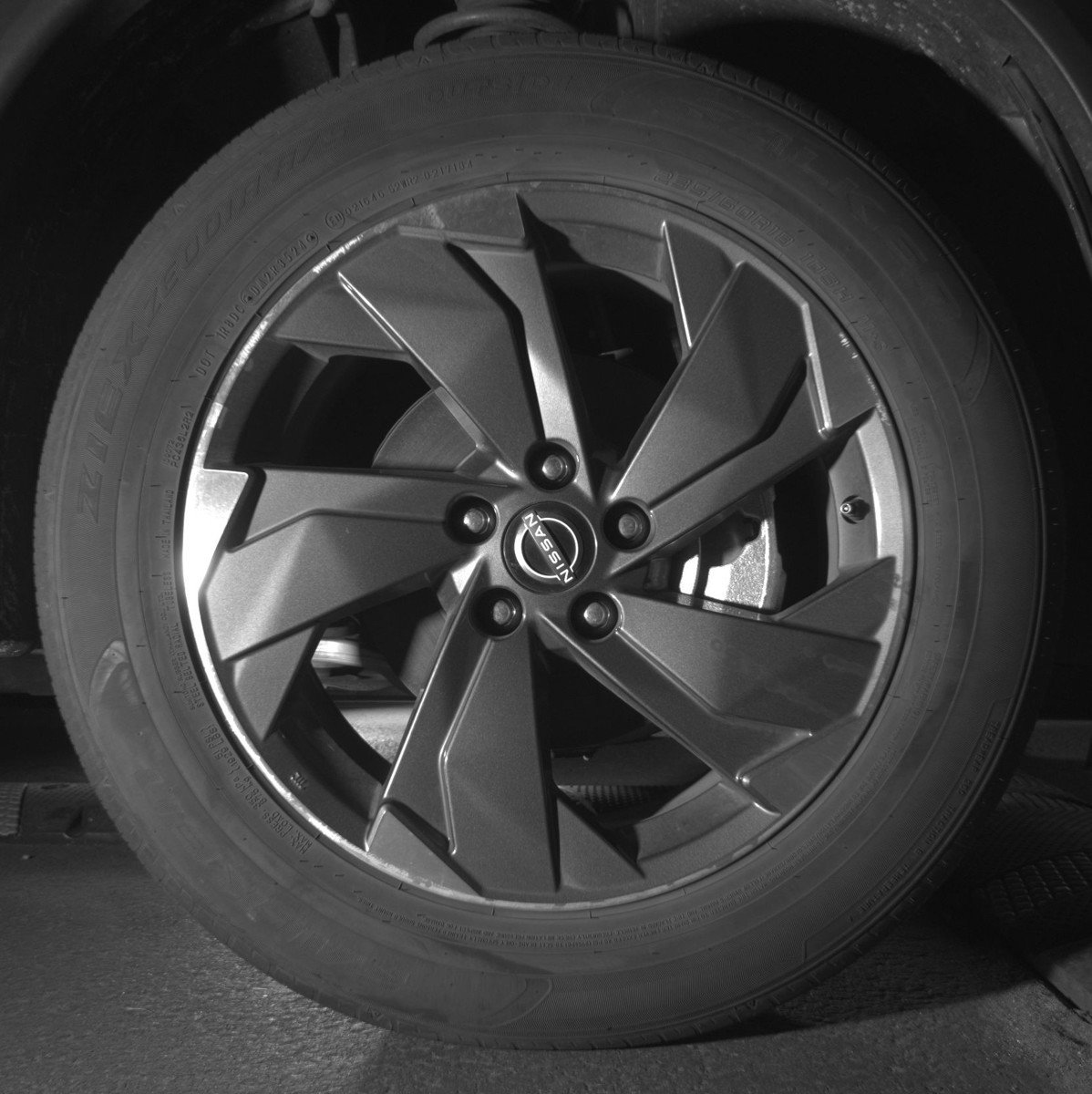 Used 2025 Nissan Rogue SV FWD image 13