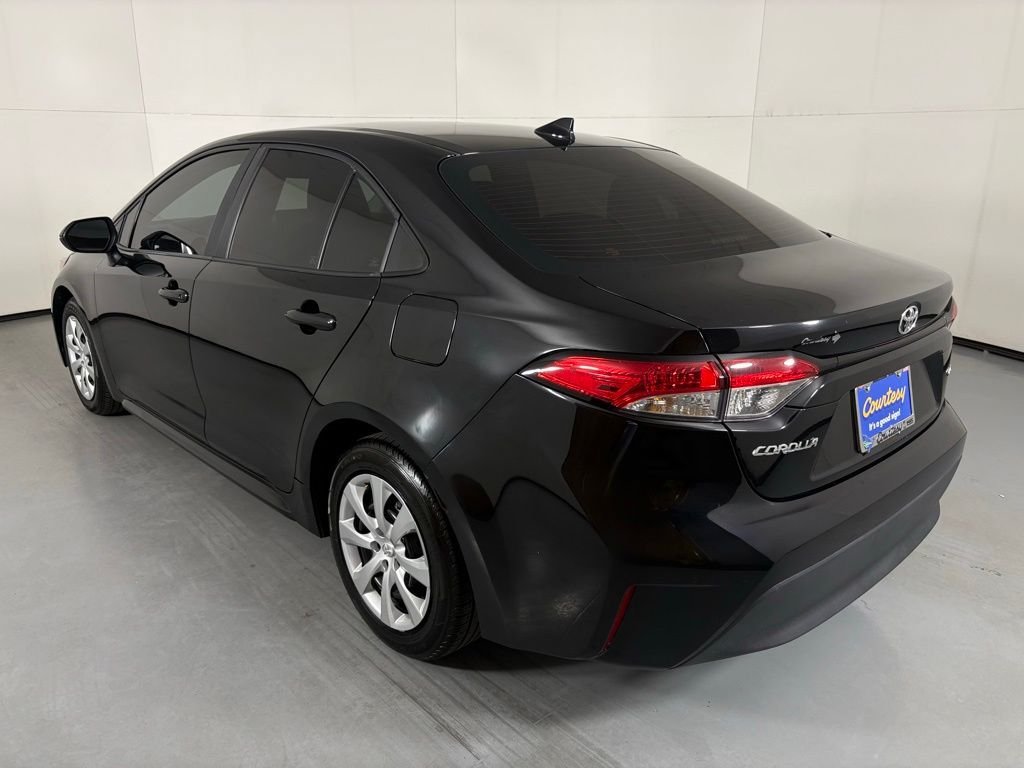 Used 2025 Toyota Corolla LE FWD image 6