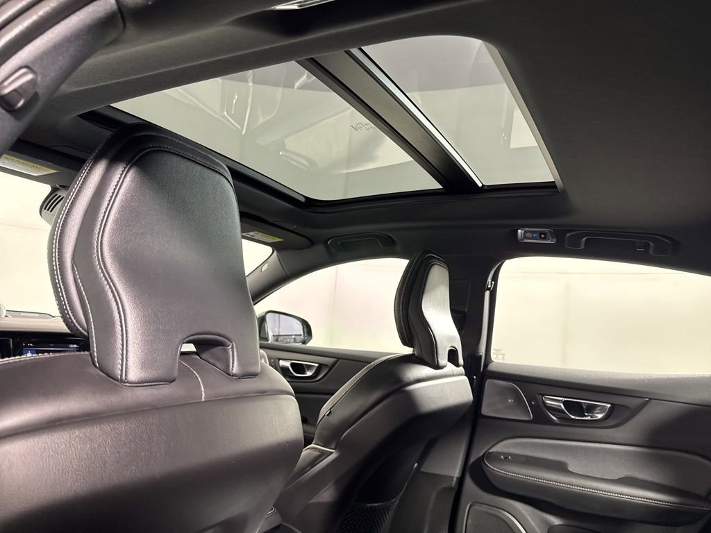 Used 2021 Volvo S60 T8 R-Design AWD/4WD image 22