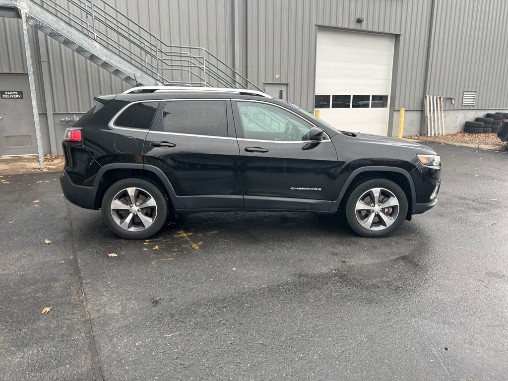 Used 2019 Jeep Cherokee Limited image 2
