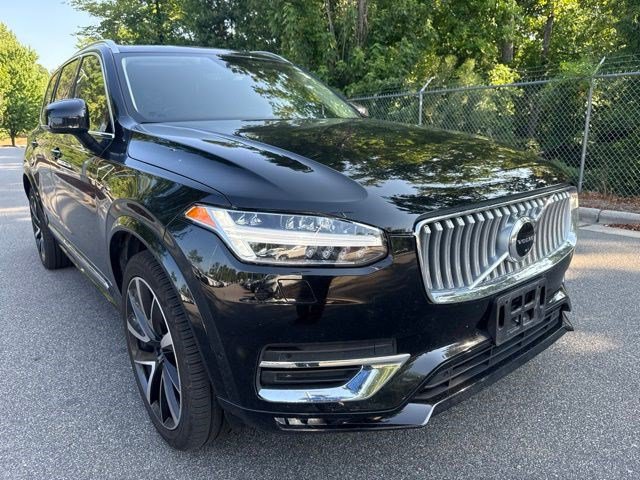 Used 2023 Volvo XC90 B6 Plus w/ Protection Package Premier AWD/4WD image 11