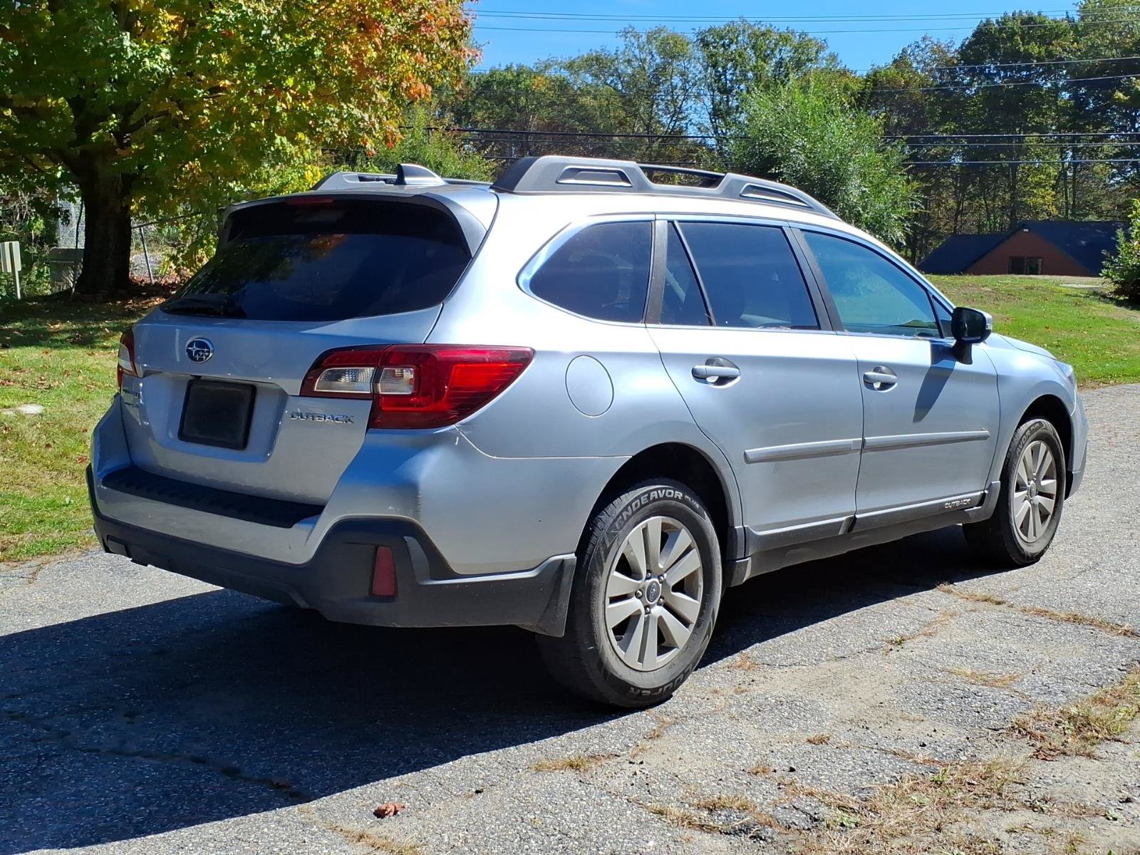 Used 2019 Subaru Outback 2.5i Premium AWD/4WD image 4
