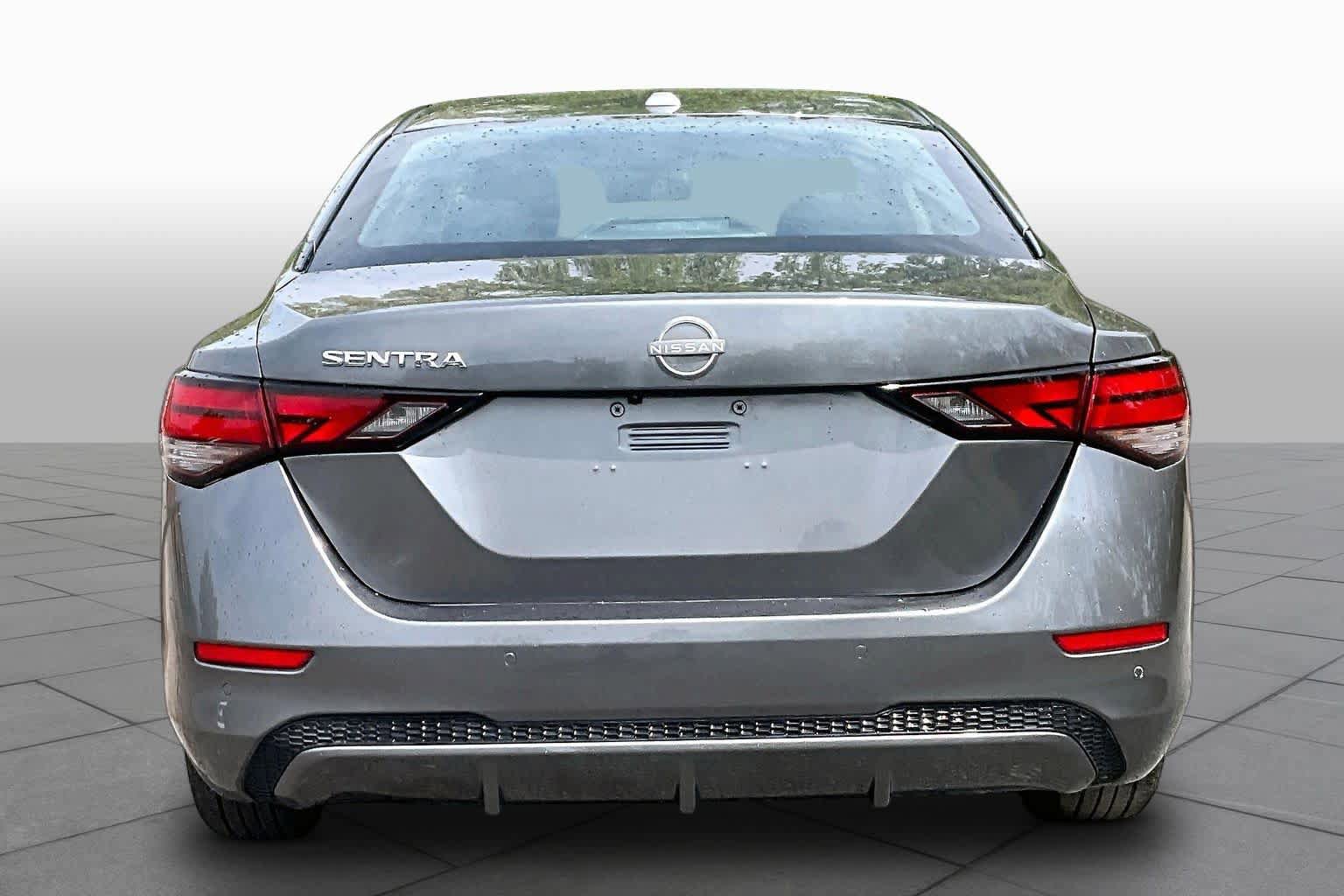 Used 2025 Nissan Sentra SV FWD image 5