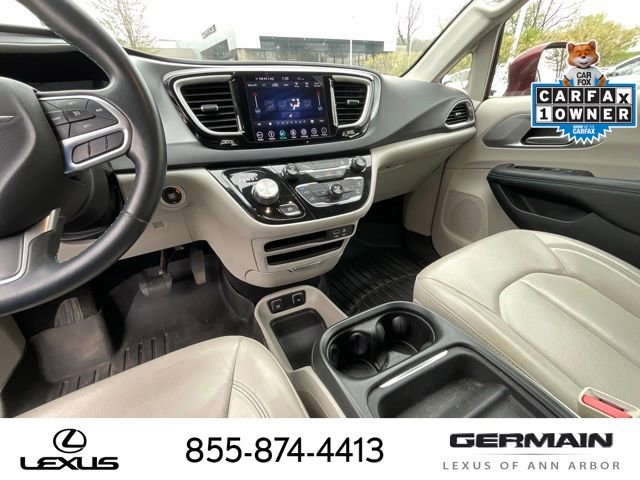 Used 2018 Chrysler Pacifica Touring-L FWD image 20