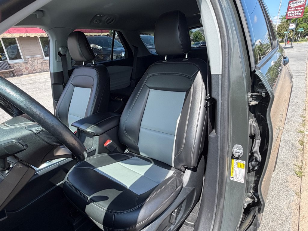 Used 2022 Ford Explorer XLT w/ Equipment Group 202A AWD/4WD image 18