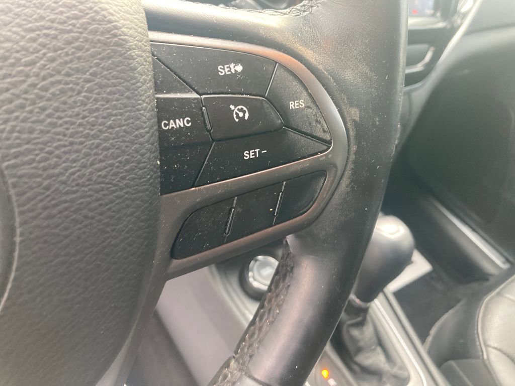Used 2019 Jeep Cherokee Limited image 43